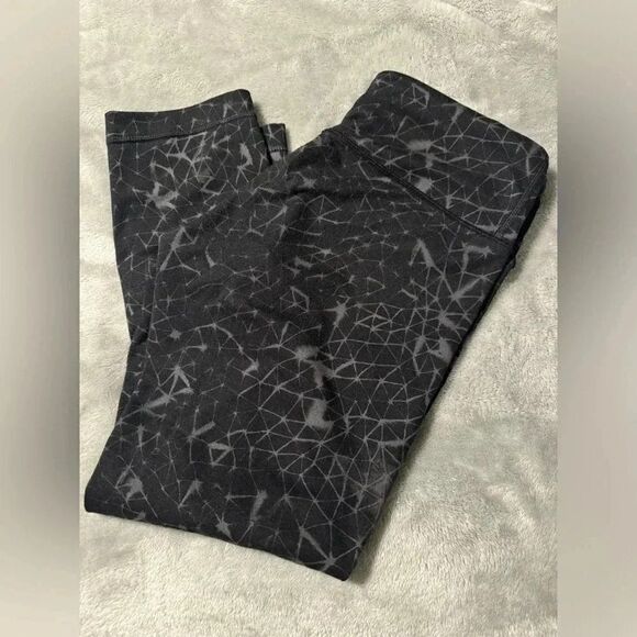 Lululemon leggings Cropped Black Triangle Web Print Black/Grey Womens Size 6 - Picture 1 of 6